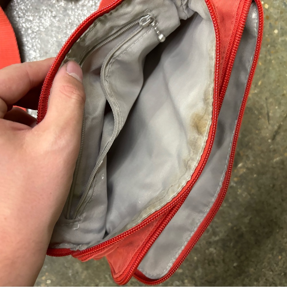Red Baggallini bag - Picture 4 of 6